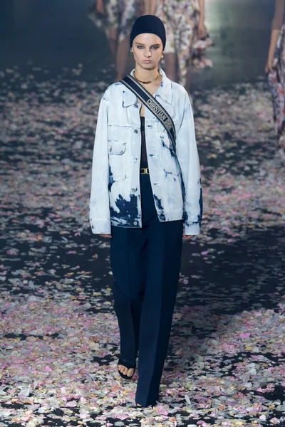Look 68